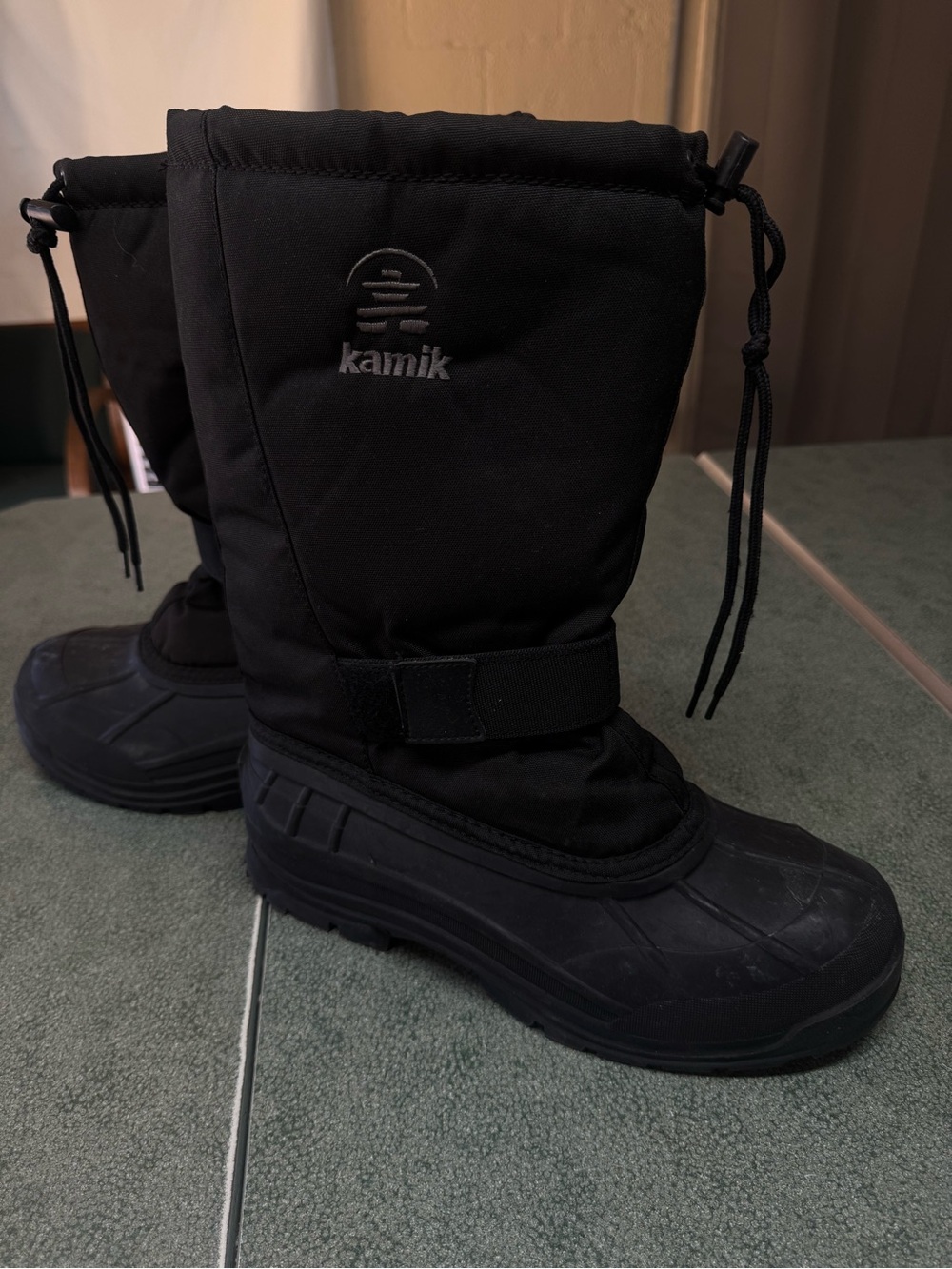 Kamik Kids Black Insulated Snow Boots with Adjustable Drawcord